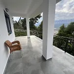 Pine Hill Villa Berat