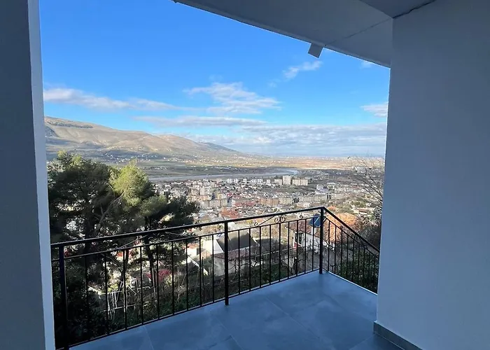 Pine Hill Villa Berat